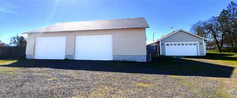 6205 Table Rock Road, Central Point, OR 97502