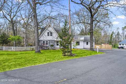 3 Lakeview Drive, Howell, NJ 07731