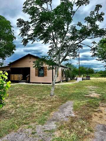 109 Dippel, Woodsboro, TX 78393