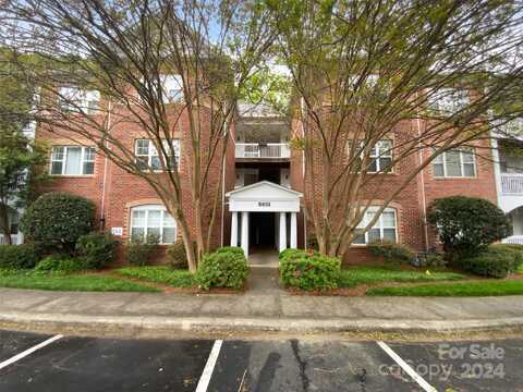 5601 Fairview Road, Charlotte, NC 28209