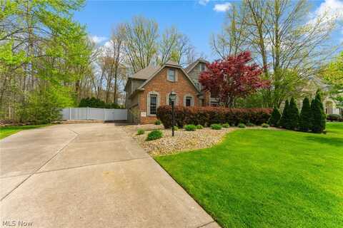 826 Park Harbour Drive, Youngstown, OH 44512