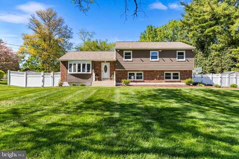 28 BAYBERRY ROAD, EWING, NJ 08618