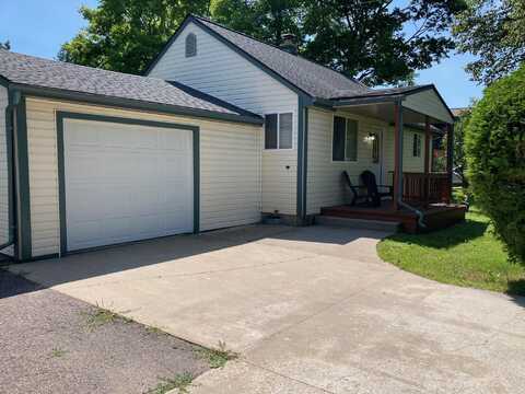 216 Pine TRL, Saint Ignace, MI 49781