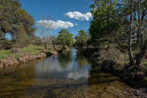 463 Bear Creek Dr, Fredericksburg, TX 78624