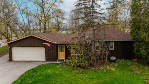 W181s6615 Muskego Dr, Muskego, WI 53150