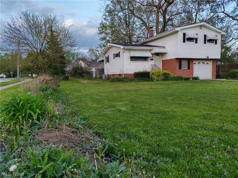 819 Waverly Road, Eastlake, OH 44095