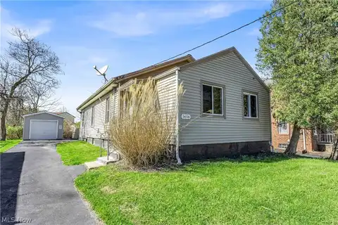 5656 Lafayette Avenue, Maple Heights, OH 44137