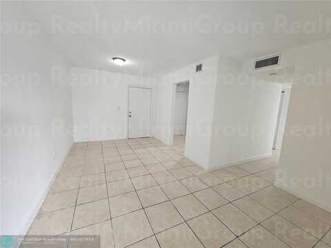 3610 NW 21st St, Lauderdale Lakes, FL 33311