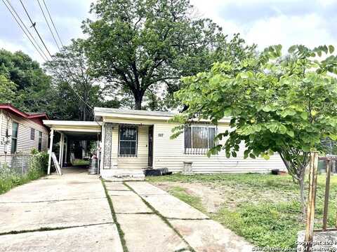 527 PLETZ DR, San Antonio, TX 78226