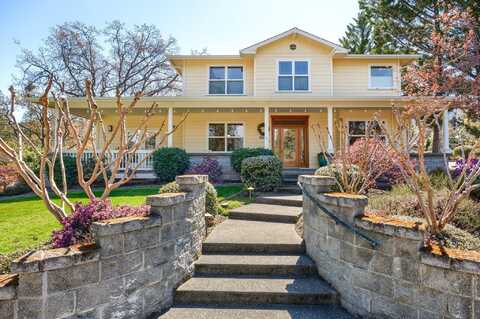 2320 Morada Lane, Ashland, OR 97520