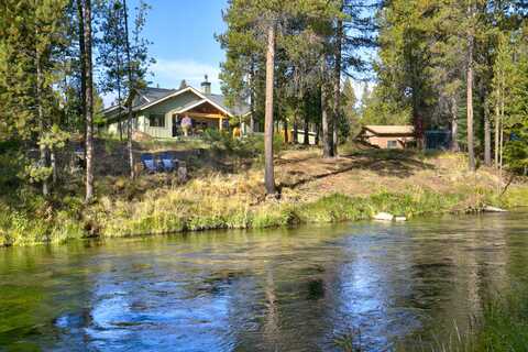 River Loop, BEND, OR 97707