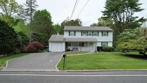 Dix Hills, HUNTINGTON, NY 11743