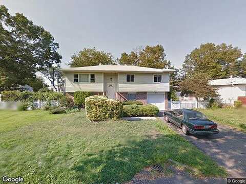 Amsterdam Ave, WEST BABYLON, NY 11704