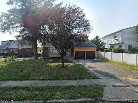 Bernice, EAST MEADOW, NY 11554