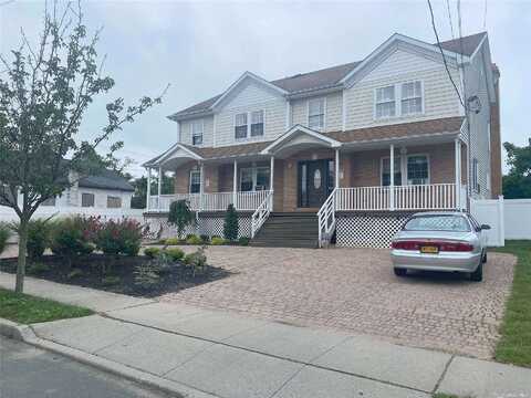 Teddy, WEST BABYLON, NY 11704