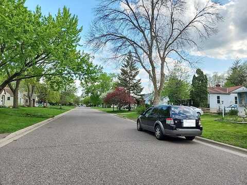Xenia, MINNEAPOLIS, MN 55422