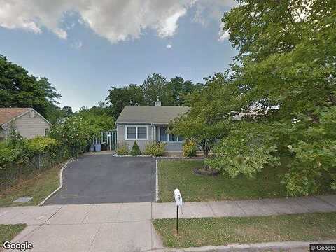 Oak, CENTRAL ISLIP, NY 11722