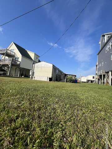 8304 5th Avenue, North Topsail Beach, NC 28460