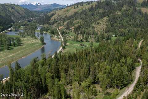 3235 Old Railroad Grade, Calder, ID 83808