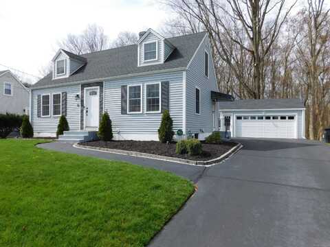 10 Maplevale Court, East Haven, CT 06512