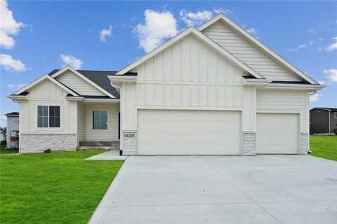 15207 Springbrook Trail, Urbandale, IA 50323