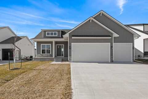 714 NE Country Meadow Drive, Ankeny, IA 50021