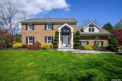 124 Burrs Lane, Dix Hills, NY 11746