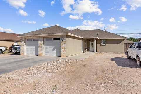 945 Yucca Ave, Odessa, TX 79765