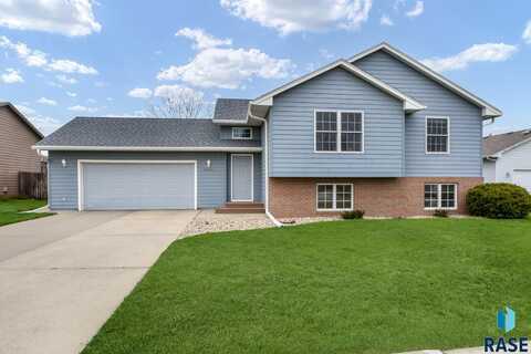 5519 S Wexford Ct, Sioux Falls, SD 57106
