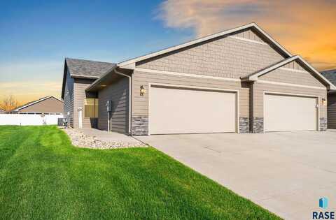 6215 S Vineyard Ave, Sioux Falls, SD 57108