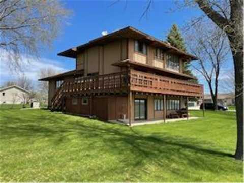 1006 S Elm Street, Lamberton, MN 56152