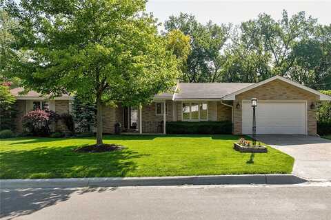 3728 River Oaks Drive, Des Moines, IA 50312