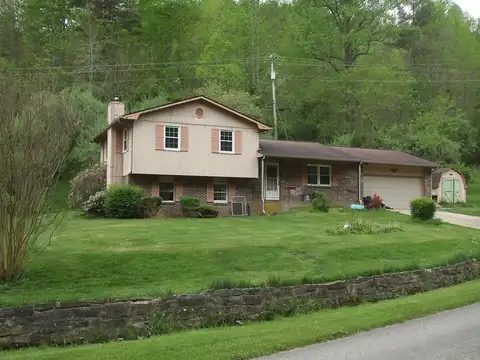 203 Happy Trails, Staffordsville, KY 41256