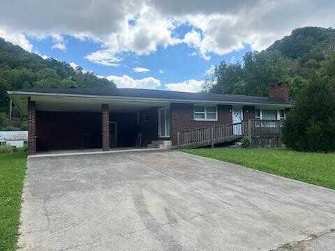 22 Triple Lane, Topmost, KY 41862