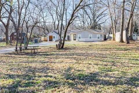 1111 W 27th Street S, Independence, MO 64052