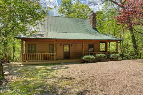 223 Cutter Gap Rd, Townsend, TN 37882