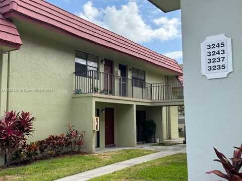 3249 NW 104th Ave, Coral Springs, FL 33065