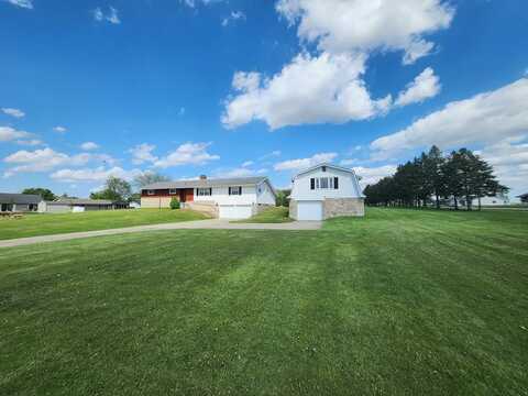 1590 Whetstone St, Bucyrus, OH 44820