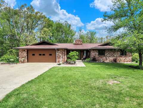 303 N Hickory Hills Drive, Columbus, IN 47201