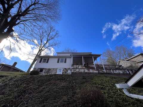 3151 Maple Acres Road, BLUEFIELD, WV 24701
