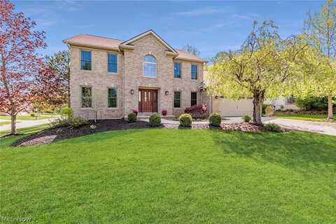 18561 Hunters Pointe Drive, Strongsville, OH 44136
