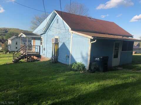 122 First Street, Bergholz, OH 43908