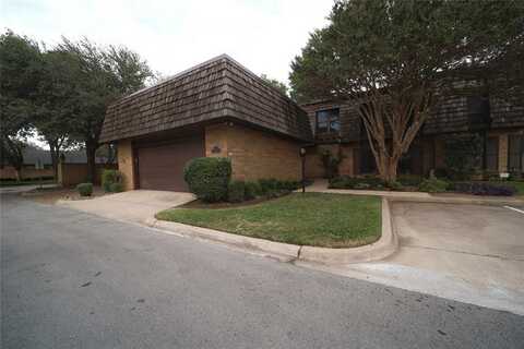 3003 Hartwood Court, Fort Worth, TX 76109