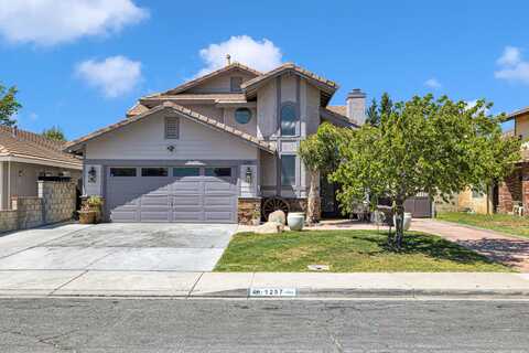 1257 W Ave H 4, Lancaster, CA 93534