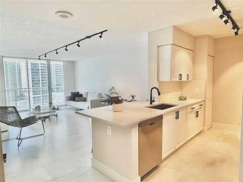 1155 Brickell Bay Dr, Miami, FL 33131