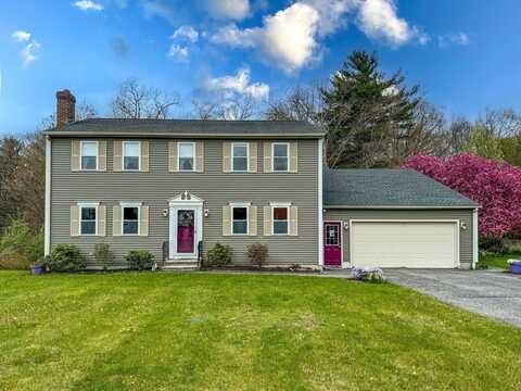 14 Clarence Dr, Oxford, MA 01540
