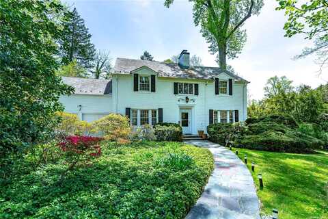 17 Mirrielees Road, Great Neck, NY 11021