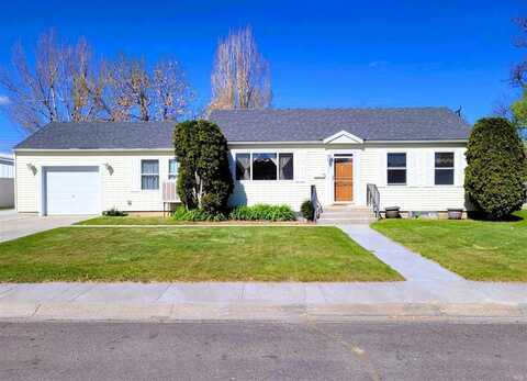 720 S 17th St, Worland, WY 82401