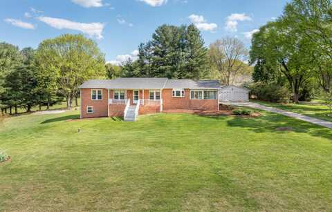 3827 Country Club RD, Troutville, VA 24175
