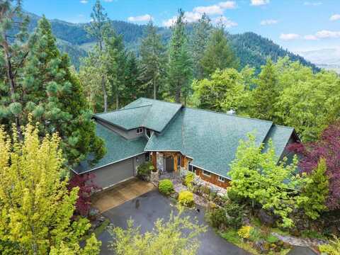 211 Shorthorn Gulch Road, Grants Pass, OR 97526